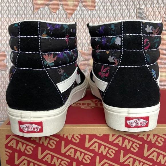 Vans Comfycush Sk8-HiFatal Floral BlackVNOA7TNOBLKWMNS sneakers -