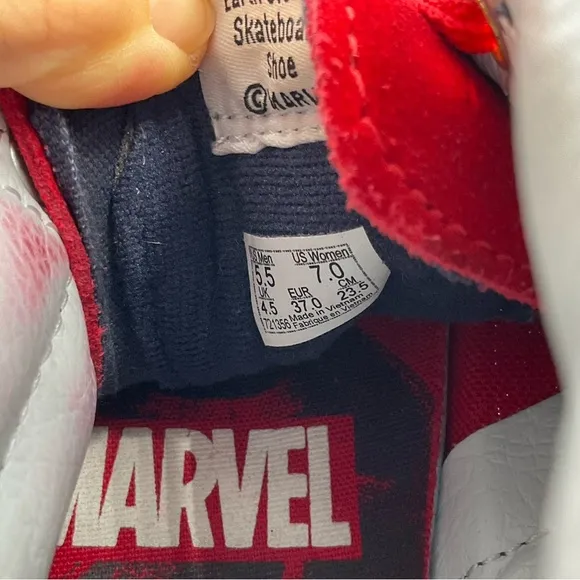 Vans Marvel Wonder Woman Size 7 Women’s Shoes Red Gold Blue White Earth 616 Skat