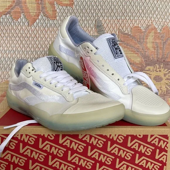 Vans Men’s Evdnt UltimatewafWhite/WhiteVN0A5DY7WWWSneakers