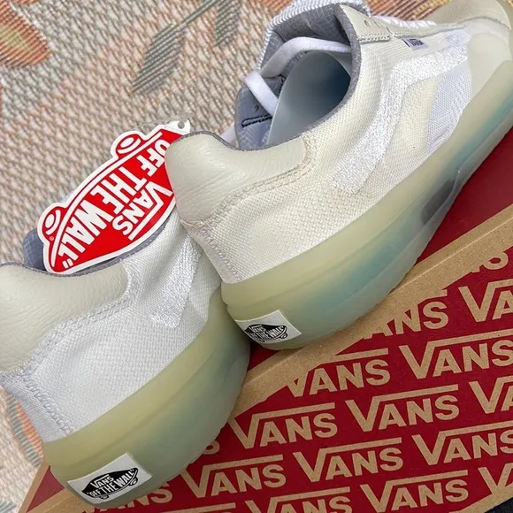 Vans Men’s Evdnt UltimatewafWhite/WhiteVN0A5DY7WWWSneakers