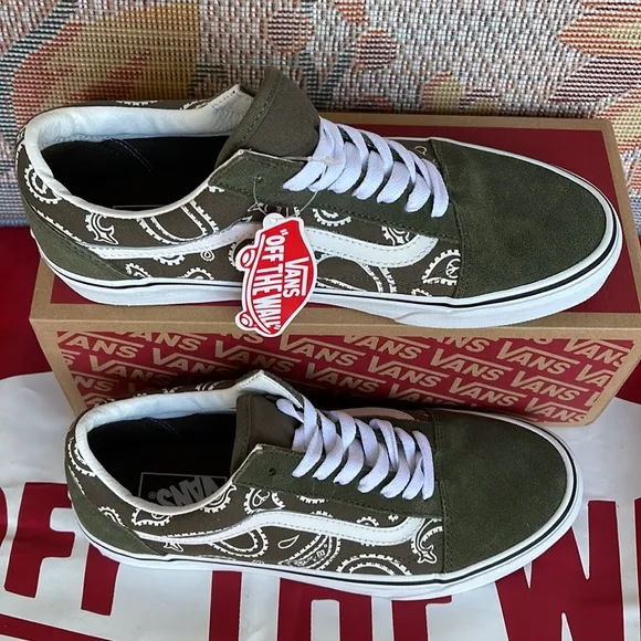 Vans Men’s Old Skool(Peace Paisley) Grape Leaf VN0A5KRFBOF sneakers