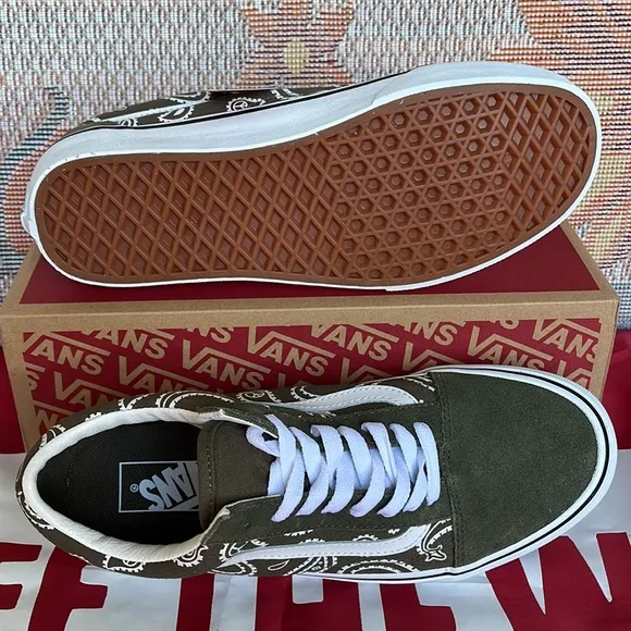 Vans Men’s Old Skool(Peace Paisley) Grape Leaf VN0A5KRFBOF sneakers