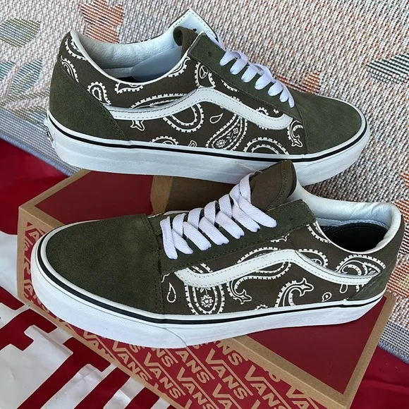 Vans Men’s Old Skool(Peace Paisley) Grape Leaf VN0A5KRFBOF sneakers