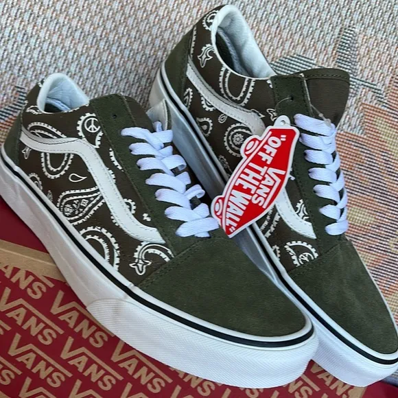 Vans Men’s Old Skool(Peace Paisley) Grape Leaf VN0A5KRFBOF sneakers
