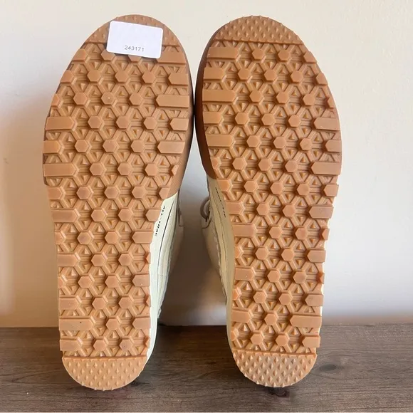 VANS MTE Standard Mid Unisex Boot Size 9 or 10.5 SKU#243171