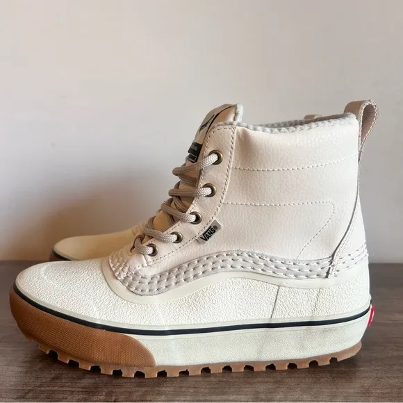VANS MTE Standard Mid Unisex Boot Size 9 or 10.5 SKU#243171