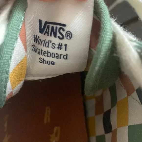 VANS Off the Wall Size 10 Skate Shoes