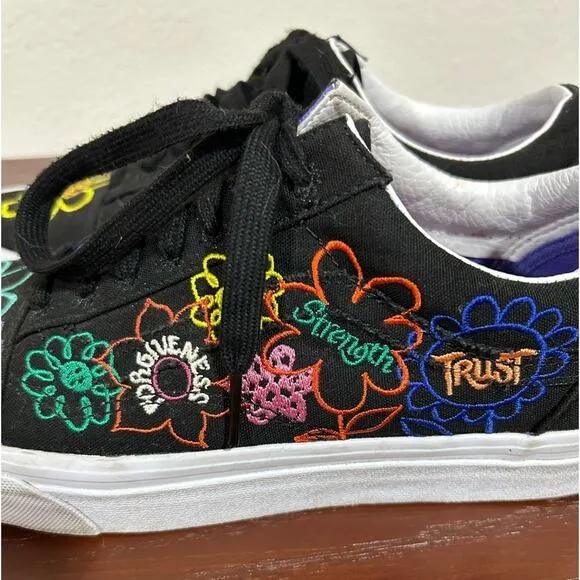 Vans Old Skool Cultivate Care Black Embroidered Skate Shoes Size 9.5