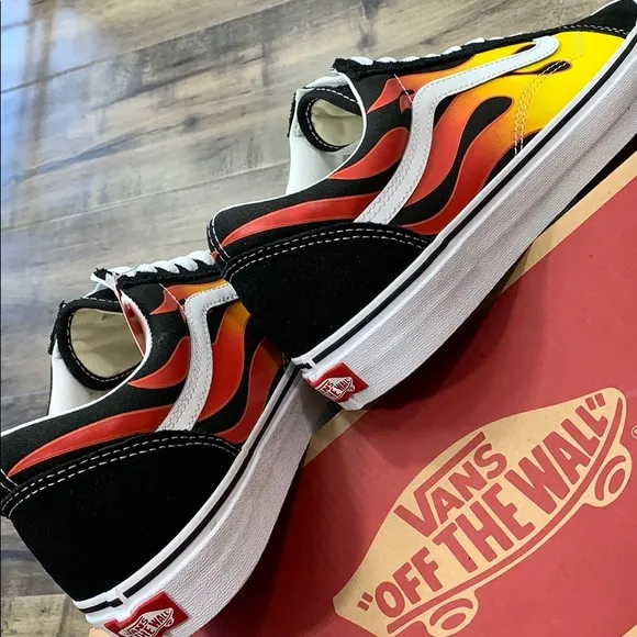 VANS OLD SKOOL FLAME black/black true white wmns