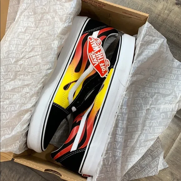 VANS OLD SKOOL FLAME black/black true white wmns