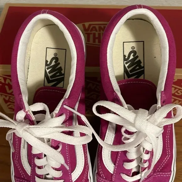 Vans Old Skool Fuchsia Red/True White Shoes- Size 8M/9.5W- worn once!