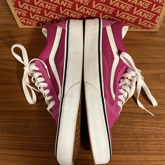 Vans Old Skool Fuchsia Red/True White Shoes- Size 8M/9.5W- worn once!