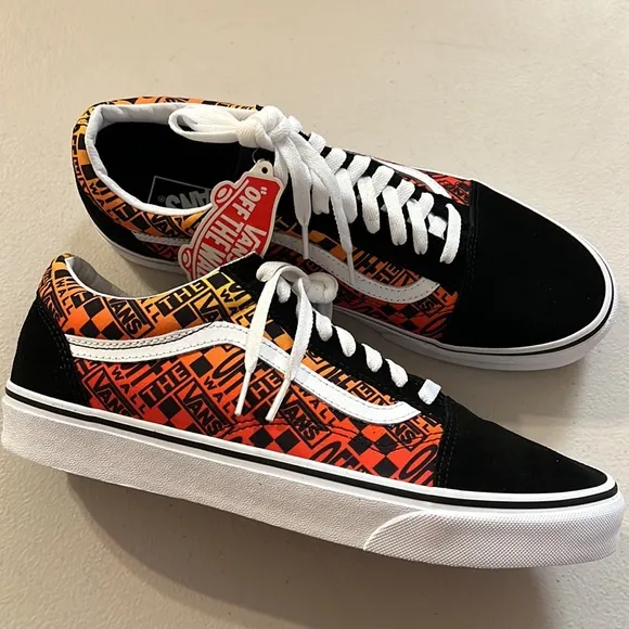 VANS | Old Skool Logo Flame Shoes in Black and True White