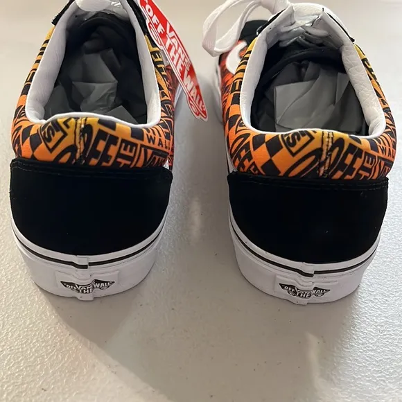 VANS | Old Skool Logo Flame Shoes in Black and True White
