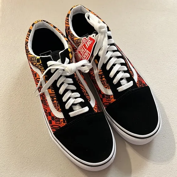 VANS | Old Skool Logo Flame Shoes in Black and True White