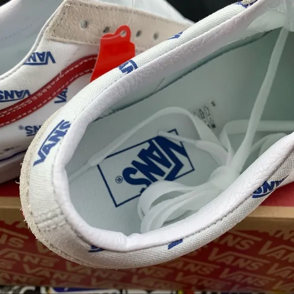 Vans Old Skool Logo Sued Women’s Various Sizes