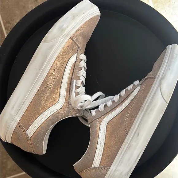 VANS Old Skool Rose Gold Sneakers – Size 7.5 (Metallic Finish)