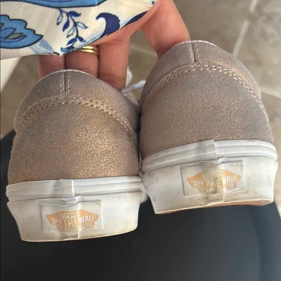 VANS Old Skool Rose Gold Sneakers – Size 7.5 (Metallic Finish)