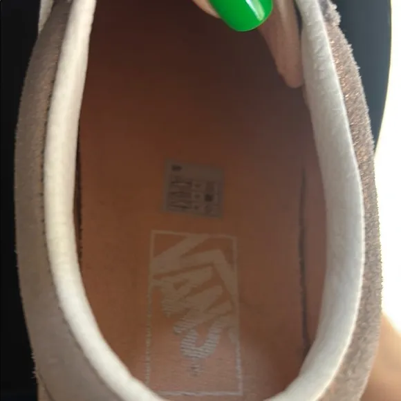 VANS Old Skool Rose Gold Sneakers – Size 7.5 (Metallic Finish)