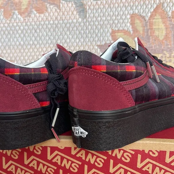 Vans Old Skool Stacked Velvet Plaid Port/BlackVNOA7Q5M02YWMNS Platforms