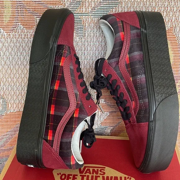 Vans Old Skool Stacked Velvet Plaid Port/BlackVNOA7Q5M02YWMNS Platforms