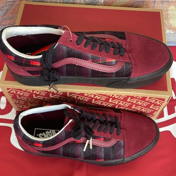 Vans Old Skool Stacked Velvet Plaid Port/BlackVNOA7Q5M02YWMNS Platforms