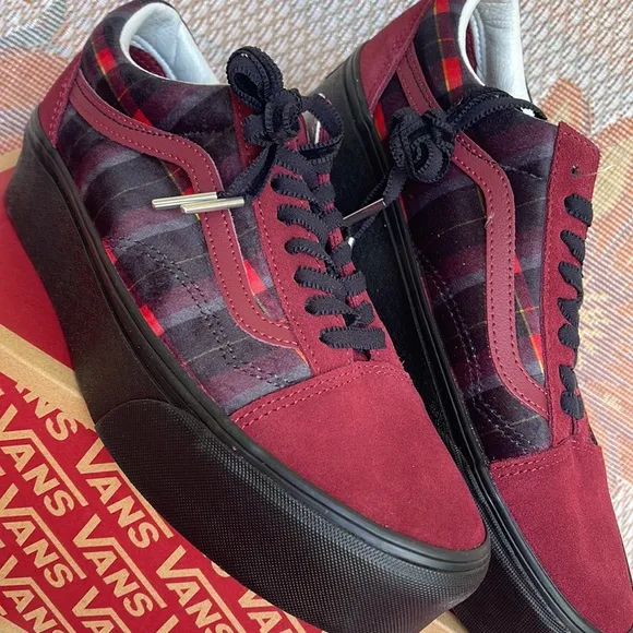 Vans Old Skool Stacked Velvet Plaid Port/BlackVNOA7Q5M02YWMNS Platforms