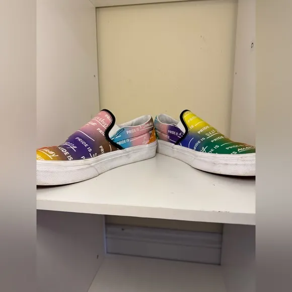 Vans Pride shoes women’s size 8.5 men’s size 7 rainbow