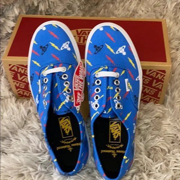 Vans shoes for women’s and men’s
