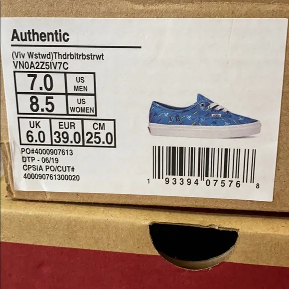 Vans shoes for women’s and men’s