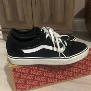 Vans size 10 shoes for teens or adult for men’s