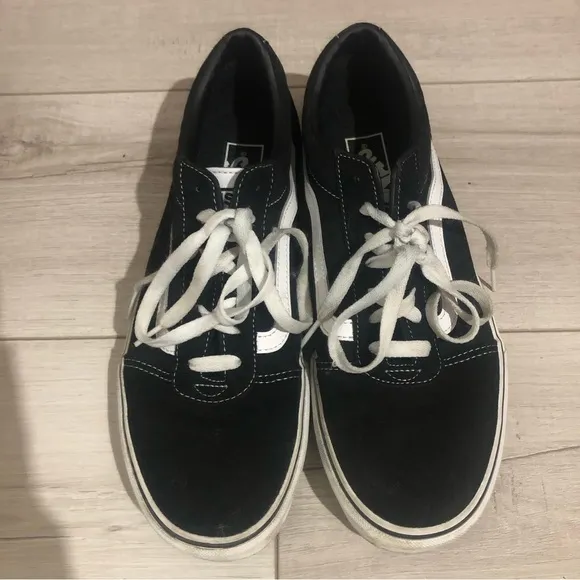 Vans size 10 shoes for teens or adult for men’s
