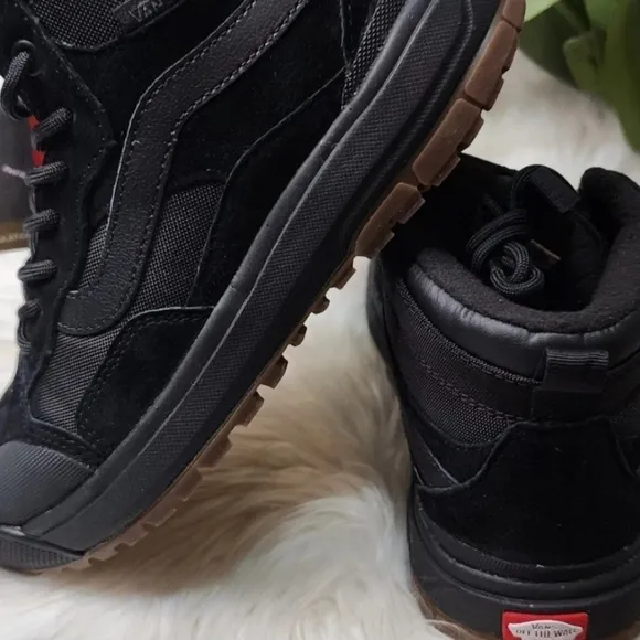 Vans Unisex Adult UltraRange Exo Hi MTE Black GUM  Shoes Women's New