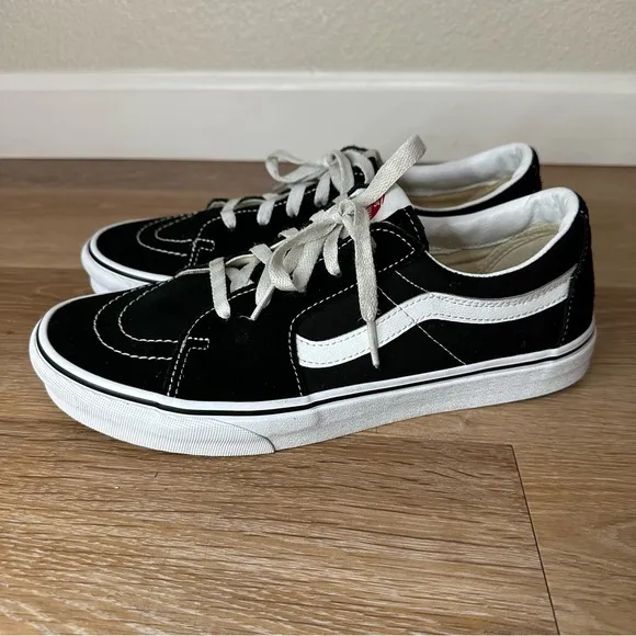Vans Unisex Old Skool Black Low Top Skateboarding Sneaker Shoes