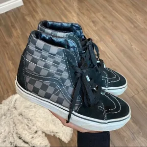 VANS - U SK8-HI SHOES IN BLACK/PEWTER 3.5