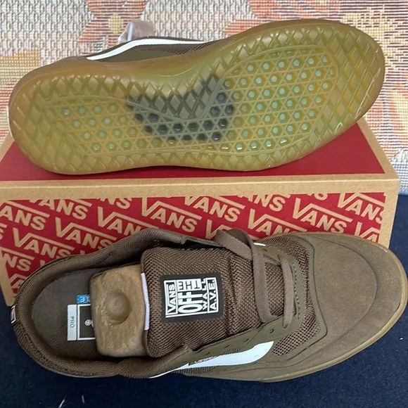 Vans WMNS Ave ProCanteen/GumVN0A4BT72KRSneakers G