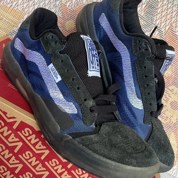 Vans WMNS Evdnt Ultimatewaf(Deuce) Black/True BlueVN0ASDY78B2Sneakers