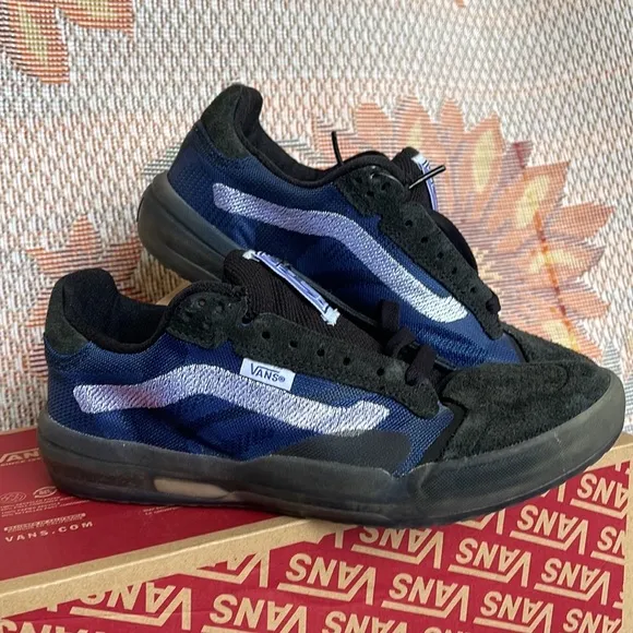 Vans WMNS Evdnt Ultimatewaf(Deuce) Black/True BlueVN0ASDY78B2Sneakers