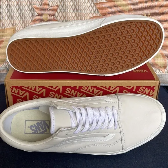 Vans WMNS Old Skool(Divine) White/True WhiteVN0A5KRFBSLSneakers