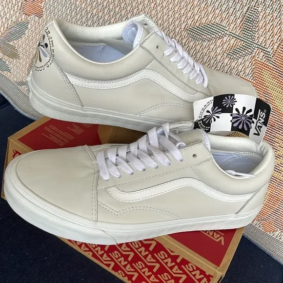 Vans WMNS Old Skool(Divine) White/True WhiteVN0A5KRFBSLSneakers