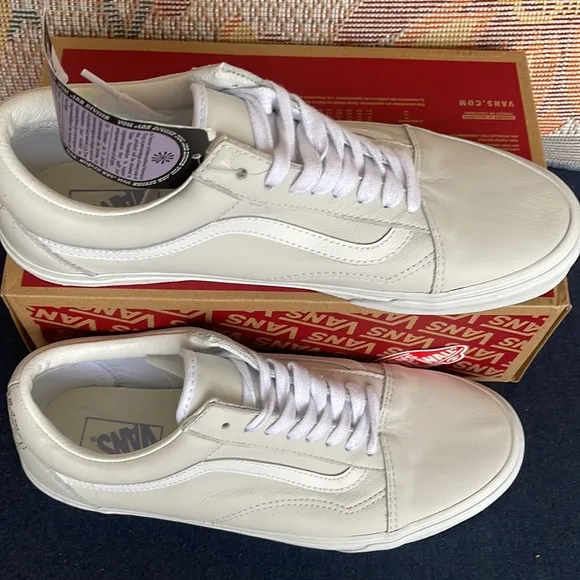 Vans WMNS Old Skool(Divine) White/True WhiteVN0A5KRFBSLSneakers