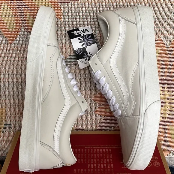 Vans WMNS Old Skool(Divine) White/True WhiteVN0A5KRFBSLSneakers