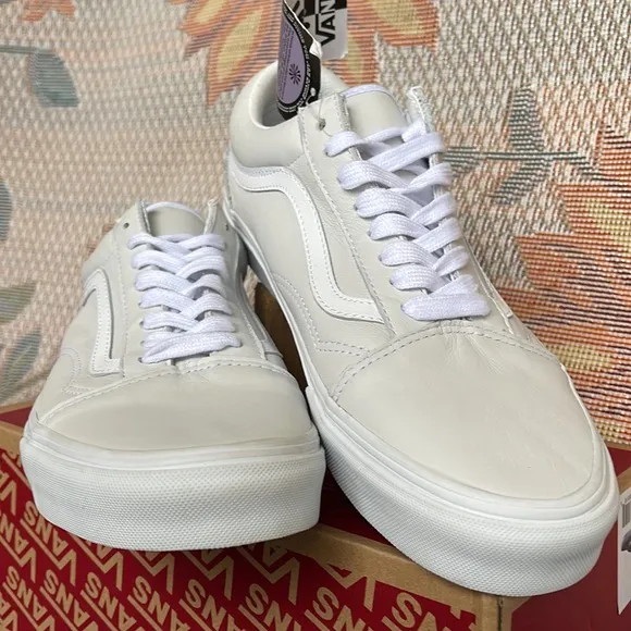 Vans WMNS Old Skool(Divine) White/True WhiteVN0A5KRFBSLSneakers