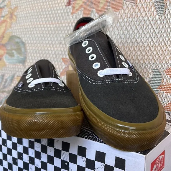 Vans WMNS Skate AuthenticRaven/GumVNOA5FC8241Sneakers - athletic shoes