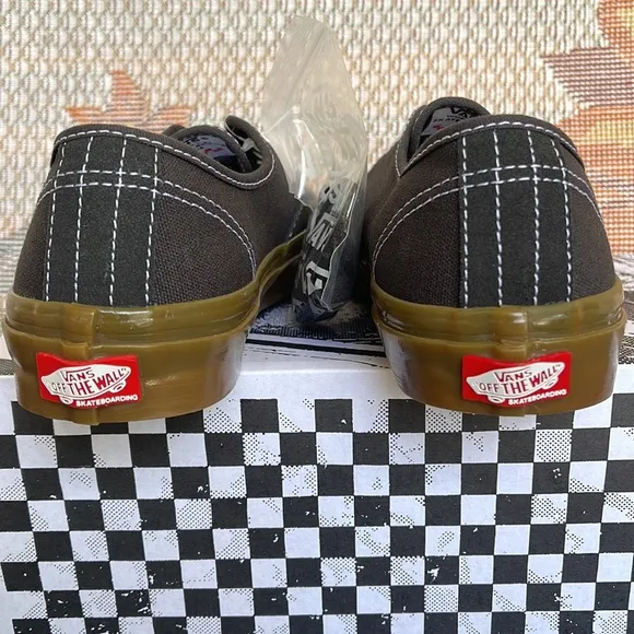 Vans WMNS Skate AuthenticRaven/GumVNOA5FC8241Sneakers - athletic shoes