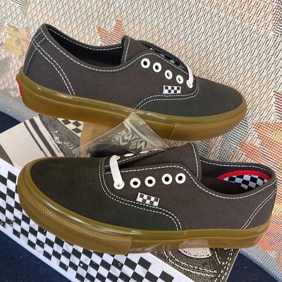 Vans WMNS Skate AuthenticRaven/GumVNOA5FC8241Sneakers - athletic shoes