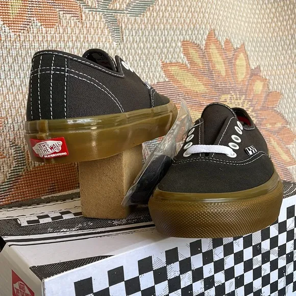 Vans WMNS Skate AuthenticRaven/GumVNOA5FC8241Sneakers - athletic shoes