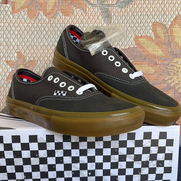 Vans WMNS Skate AuthenticRaven/GumVNOA5FC8241Sneakers - athletic shoes