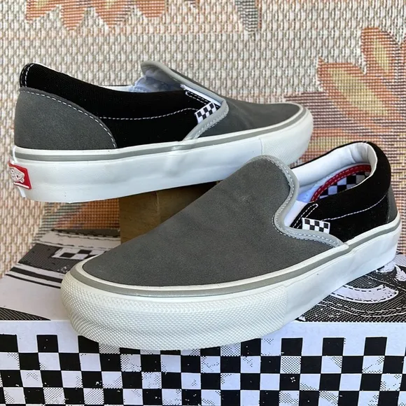 Vans WMNS Skate Slip-OnReflective Black/GreyVN0A5FCAN42Sneakers