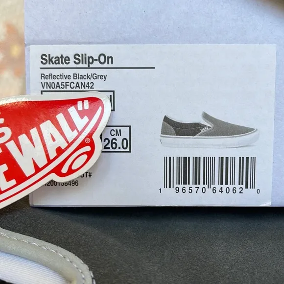 Vans WMNS Skate Slip-OnReflective Black/GreyVN0A5FCAN42Sneakers